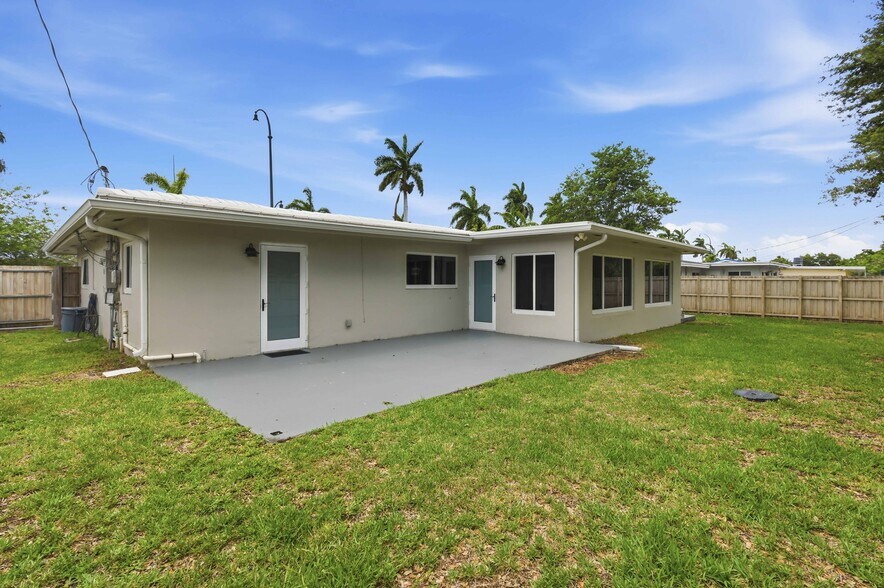 More Photos Of 940 State Road 7, Fort Lauderdale Office For Sale