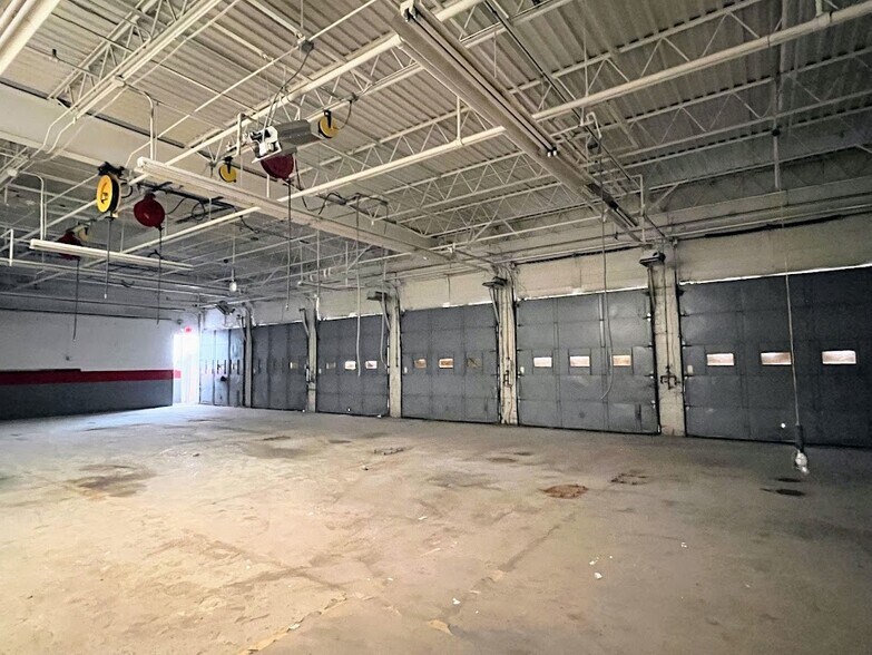 More Photos Of 1500 W Lincoln Hwy, New Lenox Freestanding For Sale