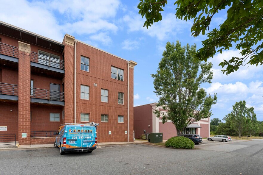 More Photos Of 19701 Bethel Church Rd, Cornelius Office For Sale