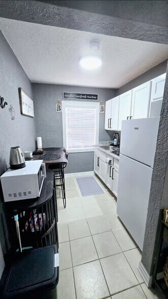 More Photos Of 905 E Fayle Ave, Baytown Apartments For Sale