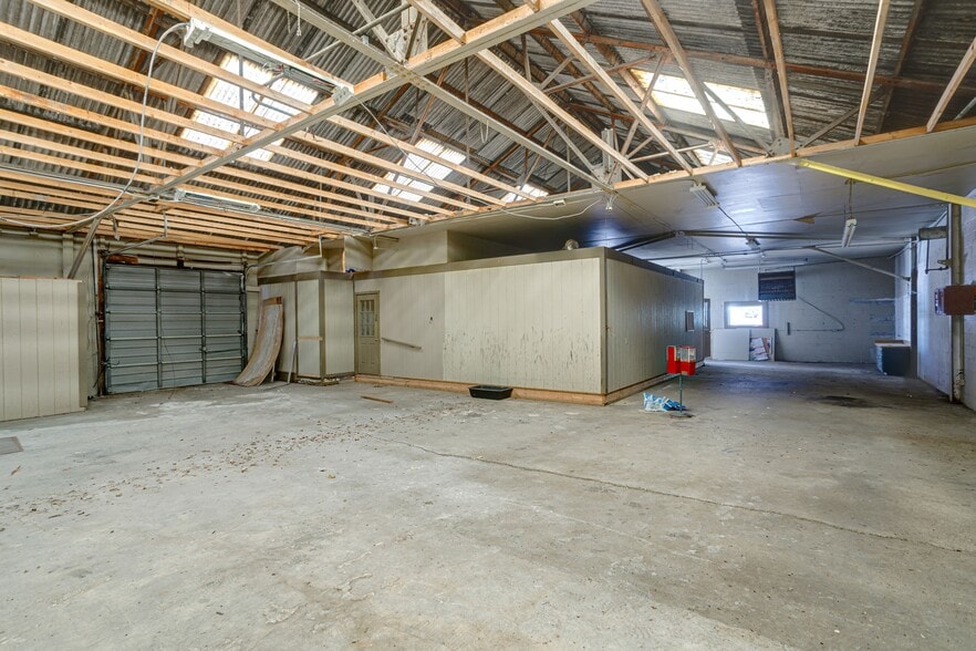 More Photos Of 327 54th Ave N, Nashville Warehouse For Sale
