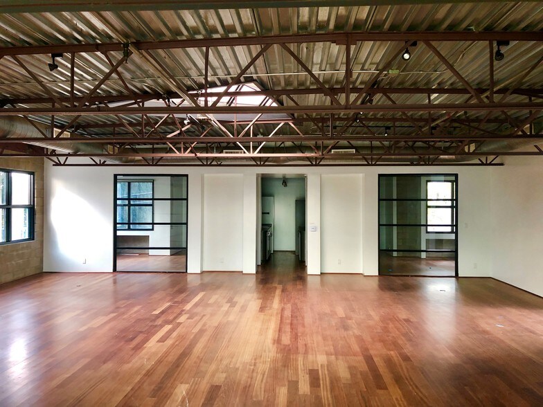 More Photos Of 1445 N Stanley Ave, Los Angeles Office For Lease