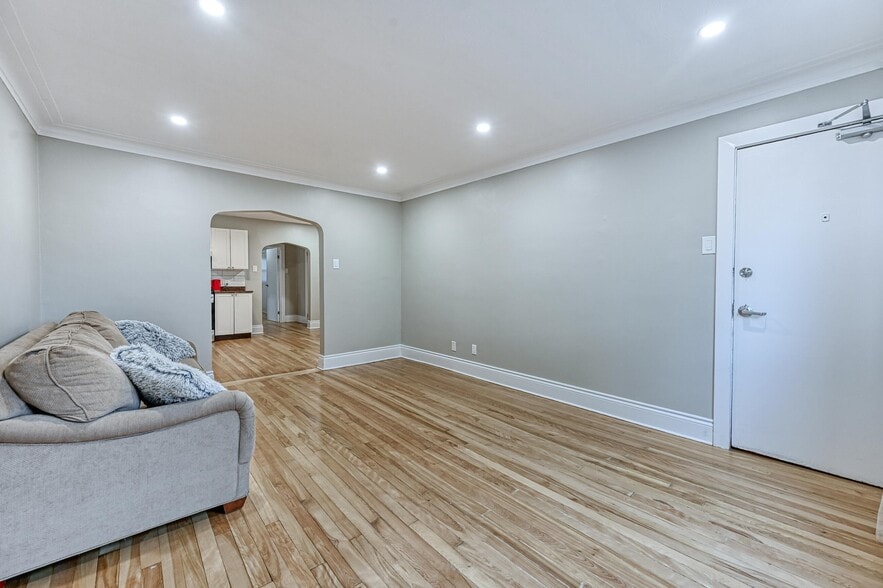 More Photos Of 156 Dagmar Av, Vanier Apartments For Sale