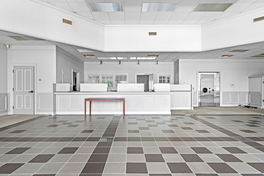 More Photos Of 8710 Hwy 69 S, Tuscaloosa Bank For Sale