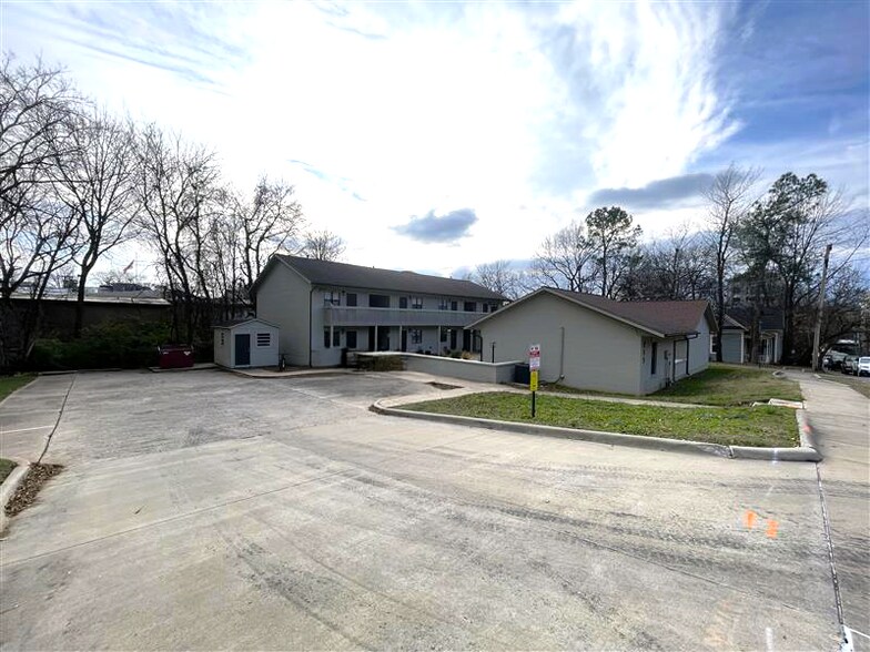 More Photos Of 215 W Watson St, Fayetteville Apartments For Sale