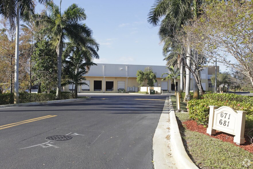 More Photos Of 681 SW 16th Ter, Pompano Beach Warehouse For Lease