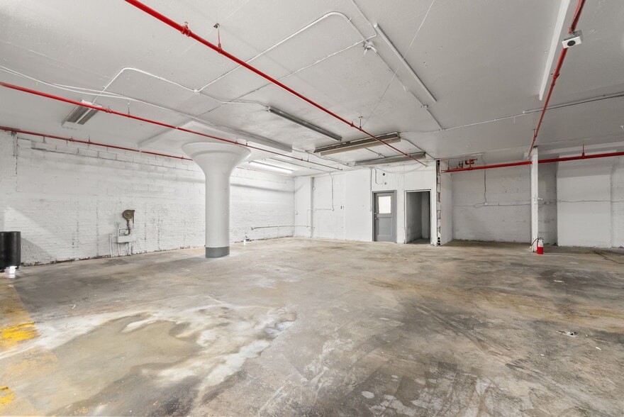 More Photos Of 122-128 N 11th St, Newark Manufacturing For Sale