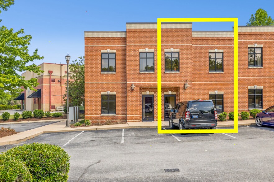 More Photos Of 106 Mission Ct, Franklin Office For Sale