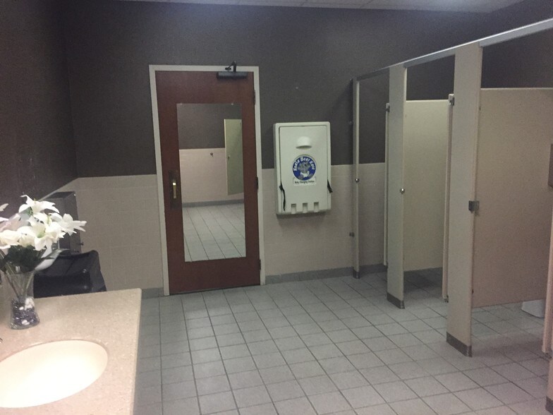 More Photos Of 2315 N Broadway, Minot Hospitality For Sale