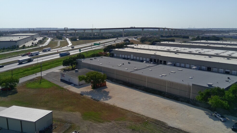 More Photos Of 8539 NE Loop 410, San Antonio Service For Lease