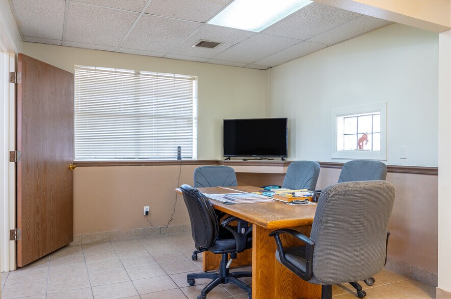 More Photos Of 112 E Cottonwood Ln, Casa Grande Freestanding For Sale