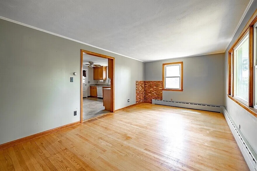 More Photos Of 95 Baskin Dr, Chicopee Office Residential For Sale