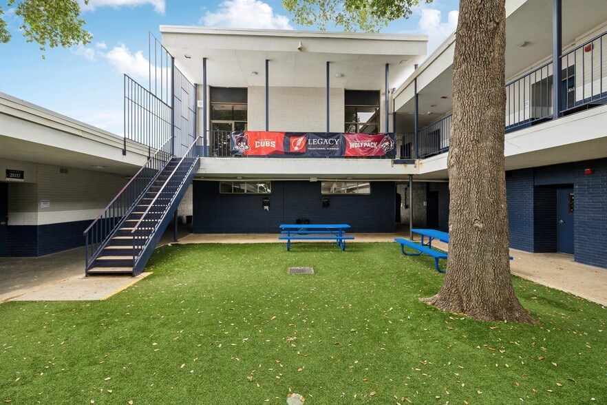 More Photos Of 1826 Basse Rd, San Antonio Schools For Sale