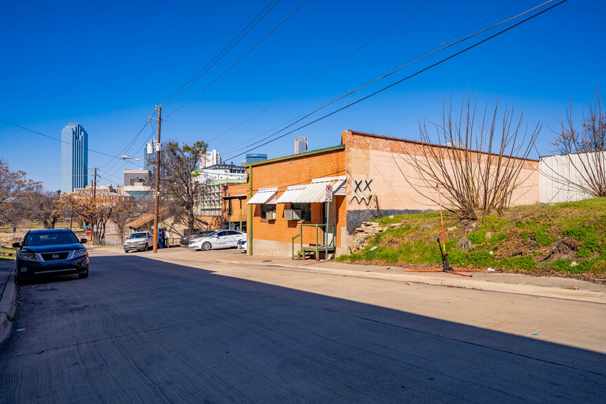 More Photos Of 1204 Powhattan St, Dallas Industrial For Sale