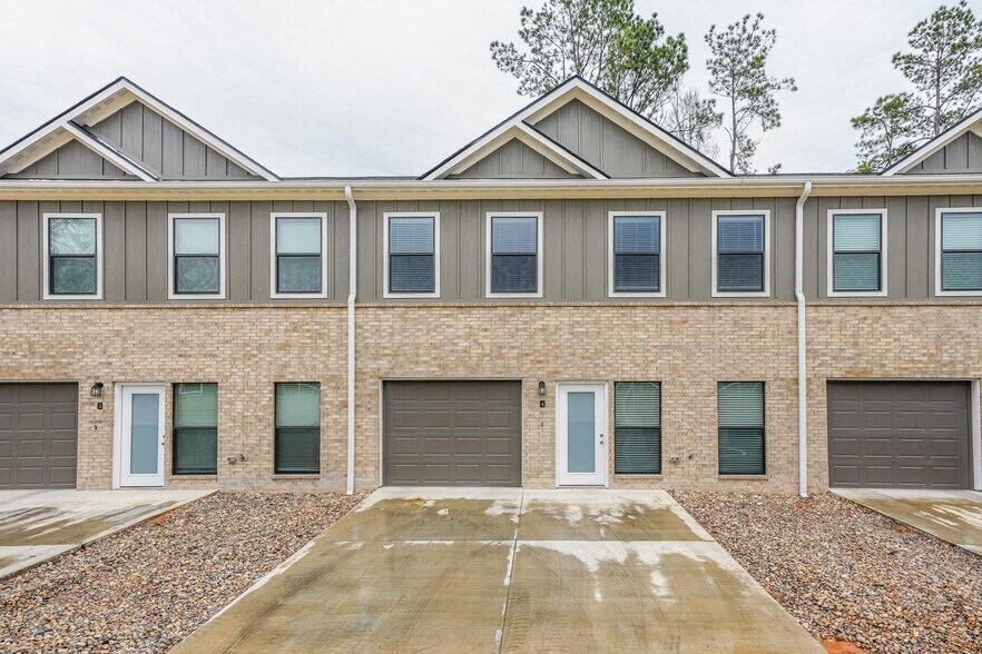 More Photos Of 8133 W 7th St, Texarkana Apartments For Sale