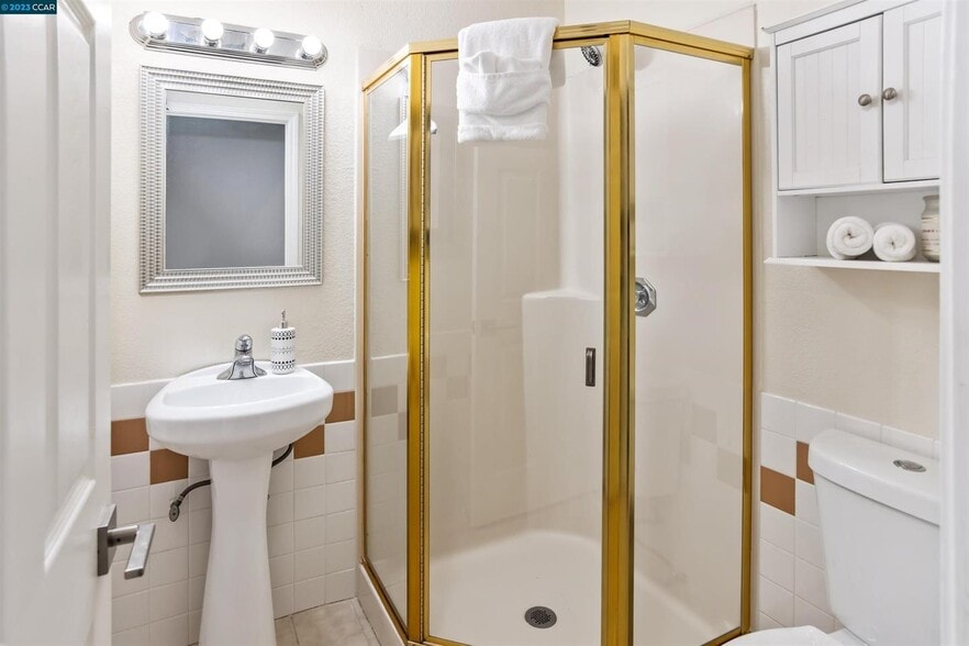 More Photos Of 619 Edwards St, Crockett Healthcare For Sale