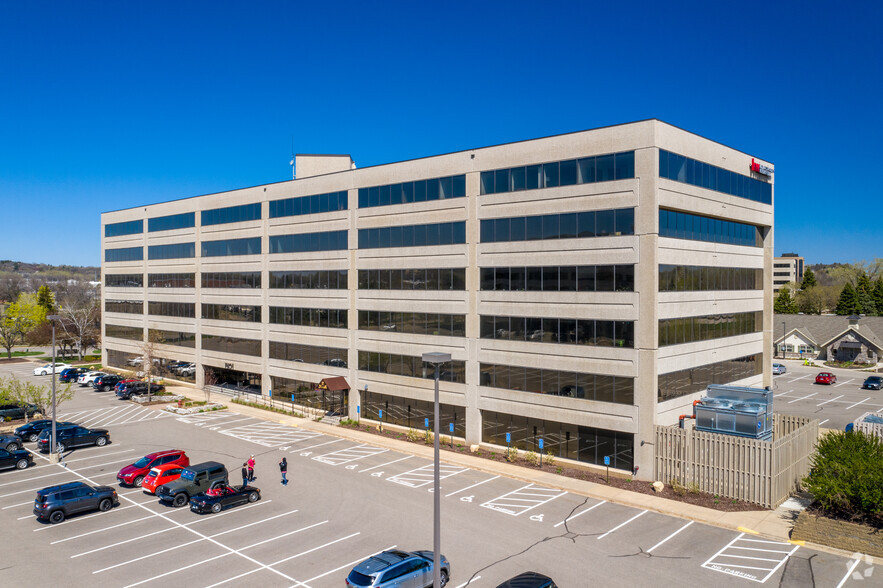 Primary Photo Of 7401 Metro Blvd, Edina Office For Lease