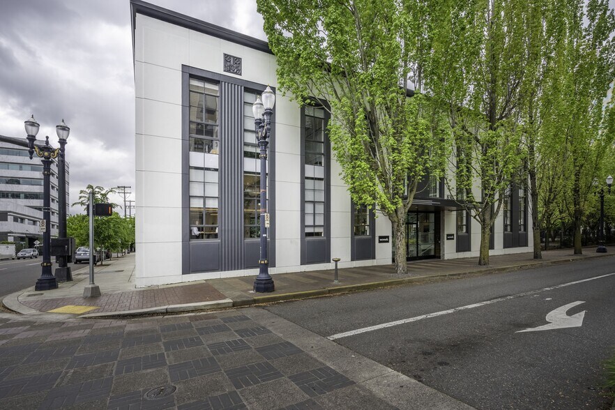 More Photos Of 830 NE Holladay St, Portland Coworking Space