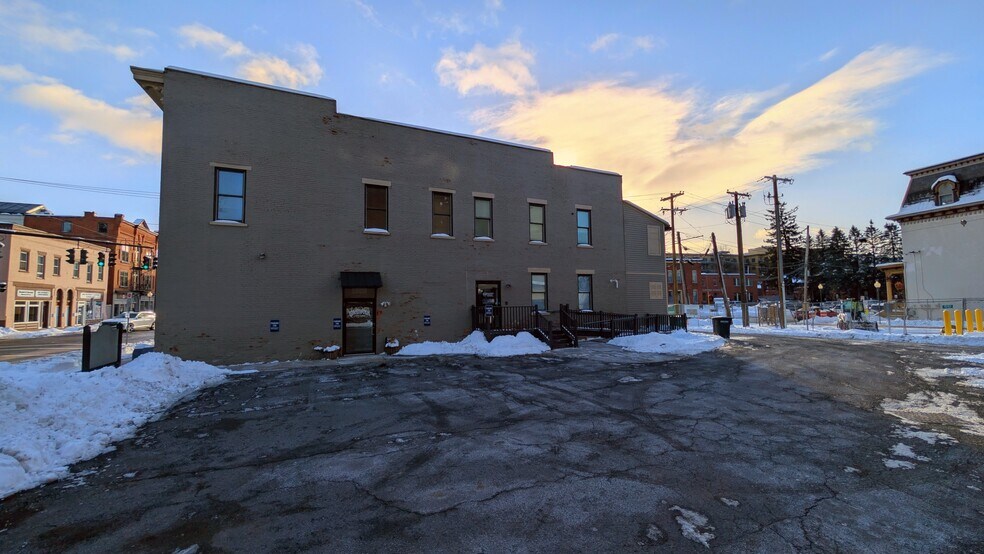 More Photos Of 58 Church St, Saratoga Springs Freestanding For Lease