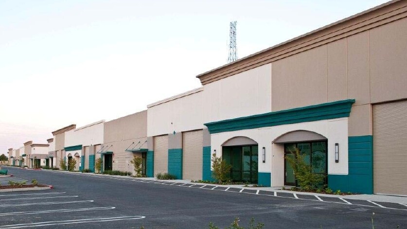 More Photos Of 8417 Washington Blvd, Roseville Warehouse For Lease