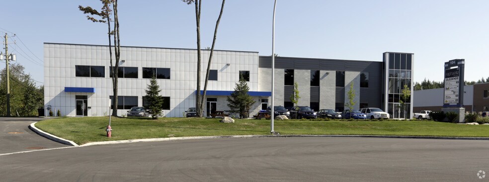 More Photos Of 104 Rue Émilien-Marcoux, Blainville Warehouse For Sale