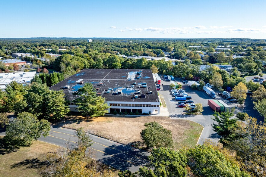 More Photos Of 55 Kennedy Dr, Hauppauge Flex For Lease