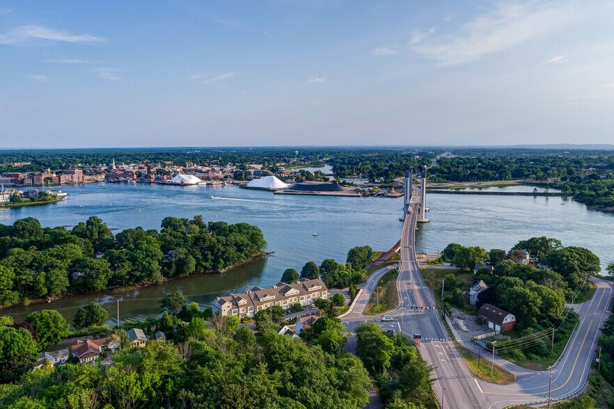 More Photos Of 19 Bridge St, Kittery Coworking Space