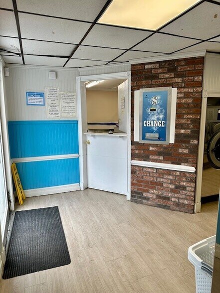 More Photos Of 32 Scranton Ave, Falmouth General Retail For Sale