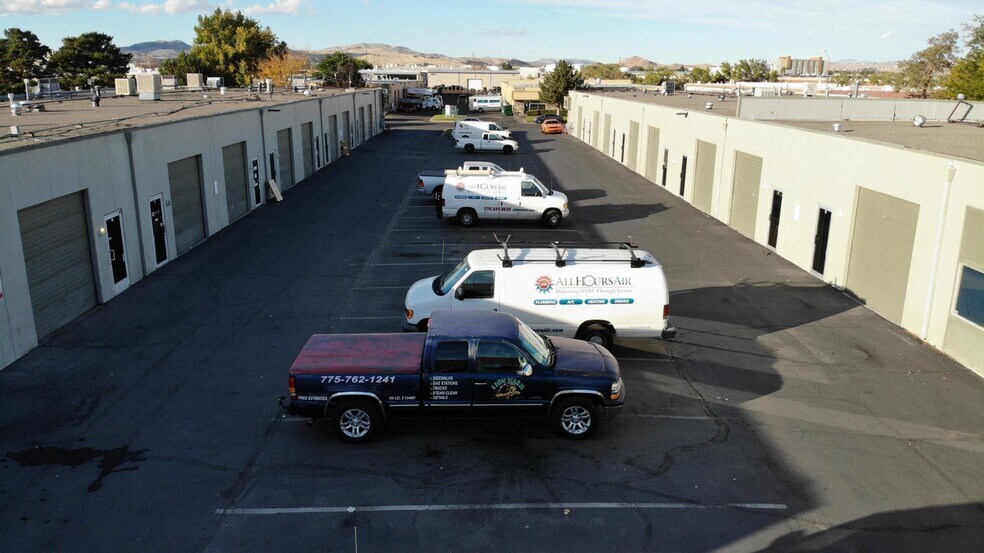 More Photos Of 395 Freeport Blvd, Sparks Showroom For Lease