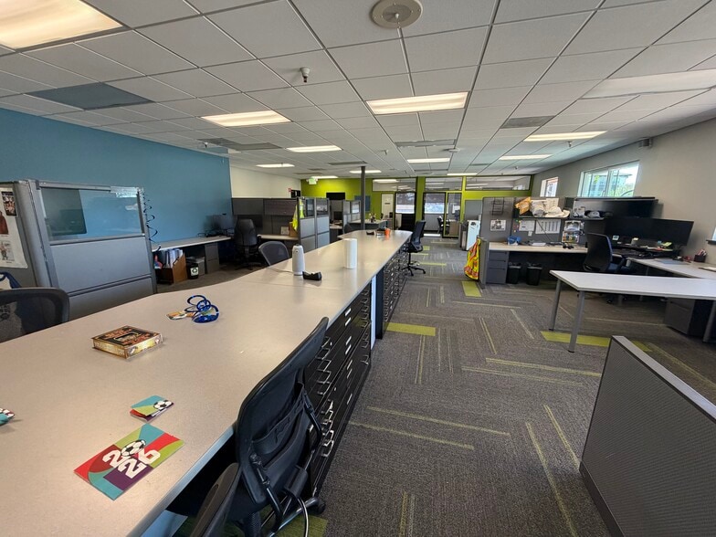 More Photos Of 1570 Oakland Rd, San Jose Research And Development For Sale