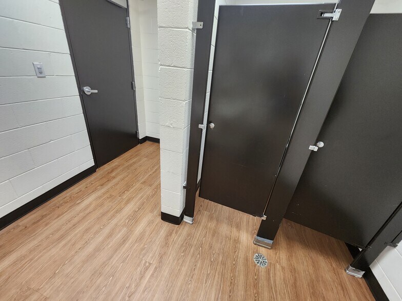 More Photos Of 501 Howell Rd, Greenville Office For Lease