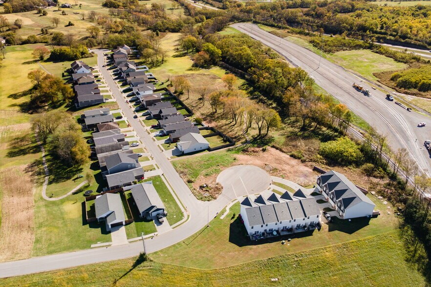 More Photos Of 304 Robert M Green Dr, Frankfort Apartments For Sale