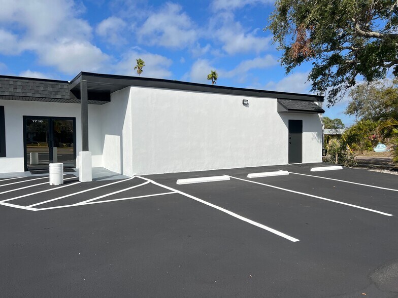 More Photos Of 1710 N Fort Harrison Ave, Clearwater Storefront Retail Office For Lease