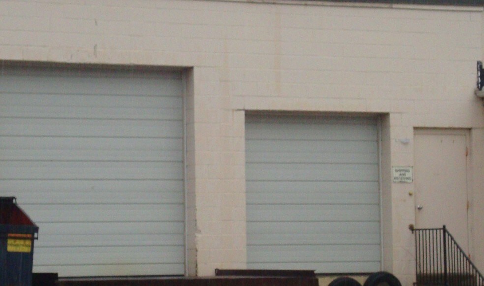 More Photos Of 27 Meadow St, Warwick Warehouse For Sale