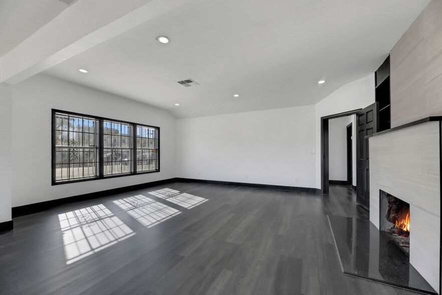 More Photos Of 530 S 7th St, Las Vegas Office Residential For Lease