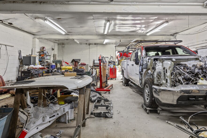 More Photos Of 1021 E Hendron Chapel Rd, Knoxville Manufacturing For Sale