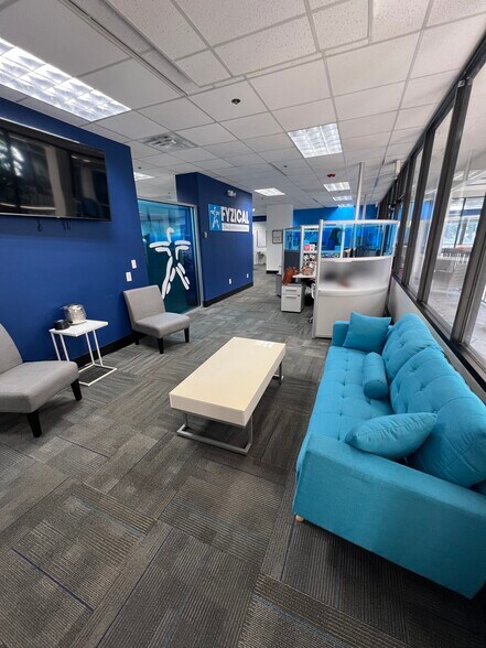 More Photos Of 1751 Mound St, Sarasota Office For Lease