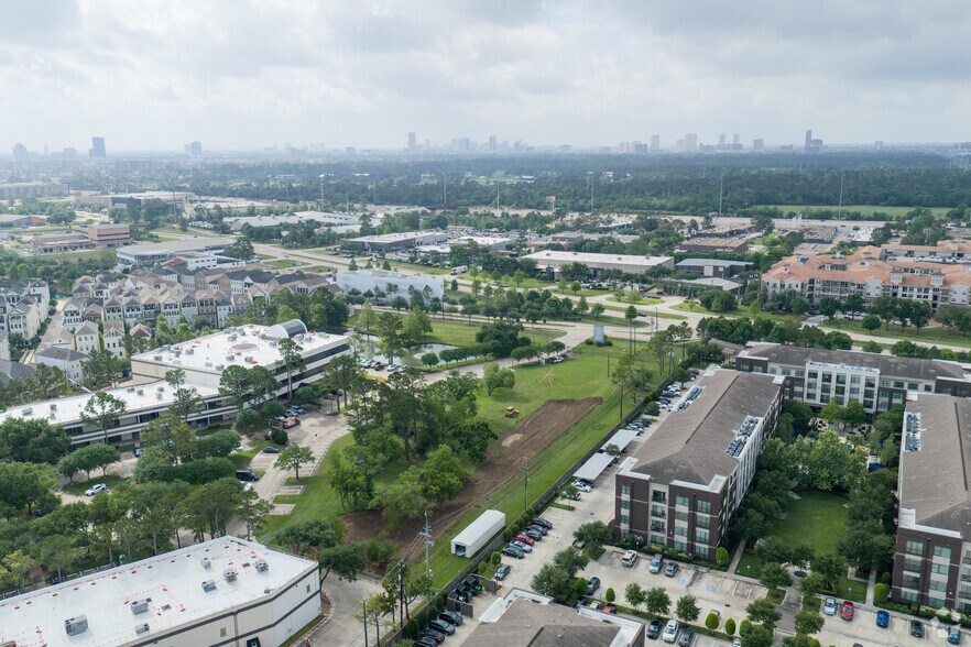 More Photos Of 7022 Old Katy Rd, Houston Showroom For Sale