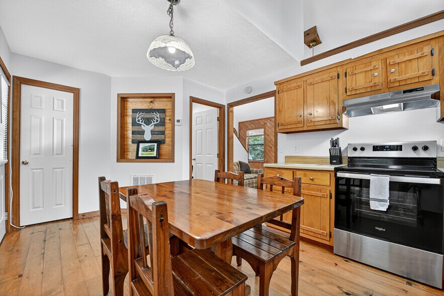 More Photos Of 77 Alpine Way, Blairsville Hotel For Sale