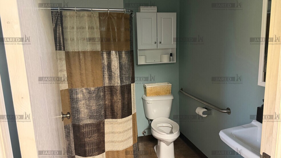 More Photos Of 1200 E Woodhurst Dr, Springfield Medical For Sale