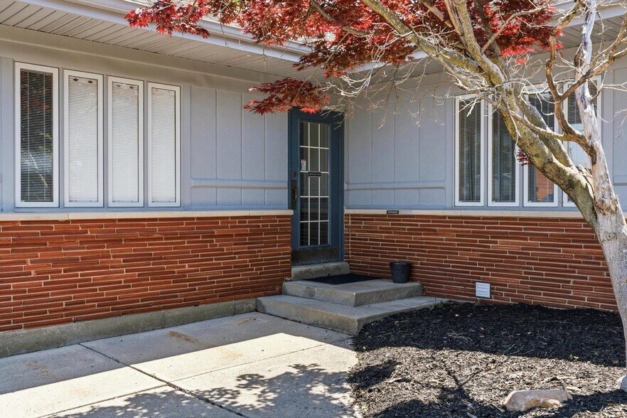 More Photos Of 244 Wilson Dr, Xenia Medical For Sale
