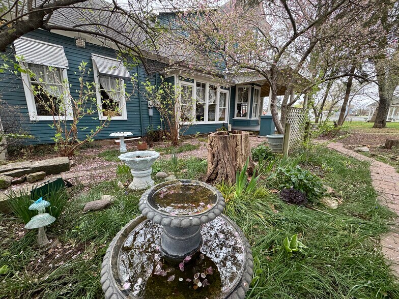 More Photos Of 224 W Chickasaw St, Tahlequah Hospitality For Sale