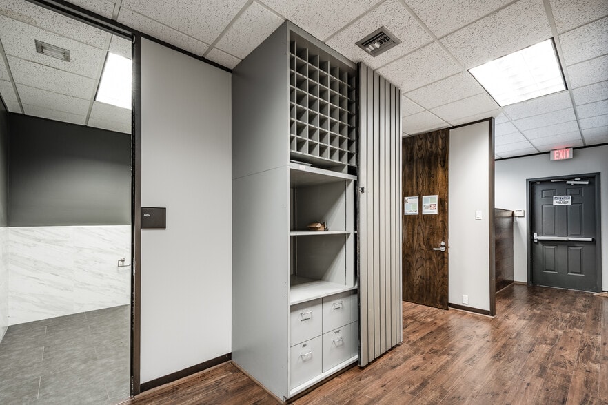 More Photos Of 24707 W Hardy Rd, Spring Office For Sale