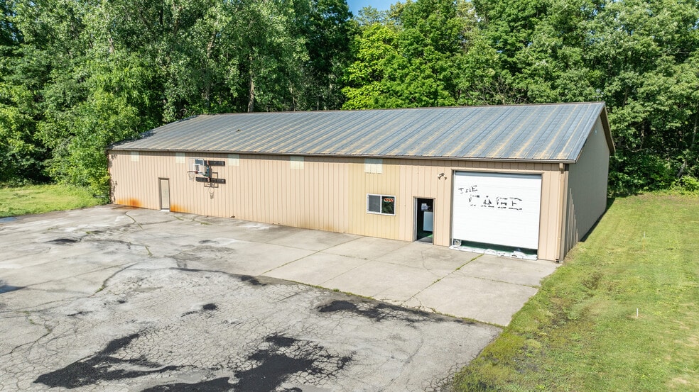 More Photos Of 920 S Rangeline Rd, Anderson Flex For Sale