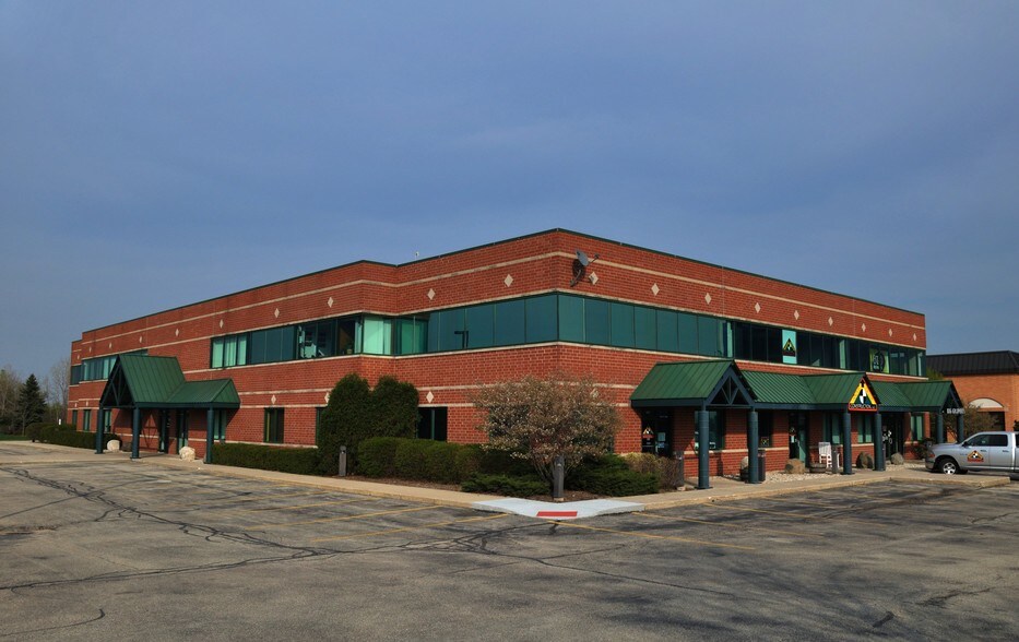 More Photos Of 1061 E Main St, East Dundee Office For Lease