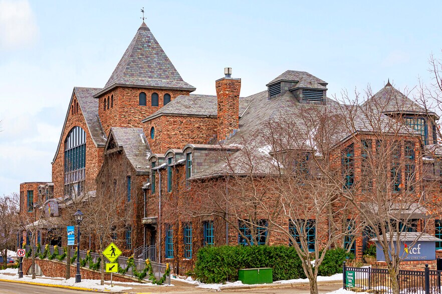 More Photos Of 200 Lake St E, Wayzata Office For Lease