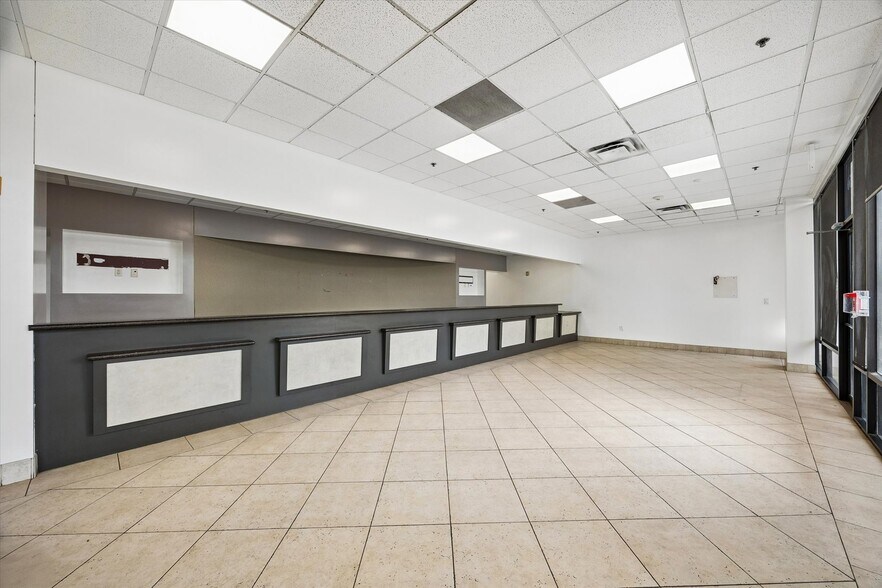 More Photos Of 4450 E Sam Houston Pky S, Pasadena General Retail For Lease