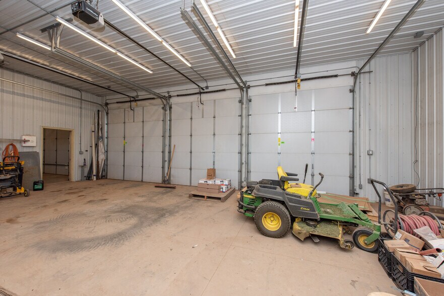 More Photos Of 13603 38th St SW, Belfield Flex For Lease