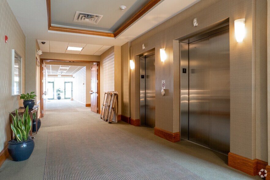 More Photos Of 8860 Columbia 100 Pkwy, Columbia Medical For Sale