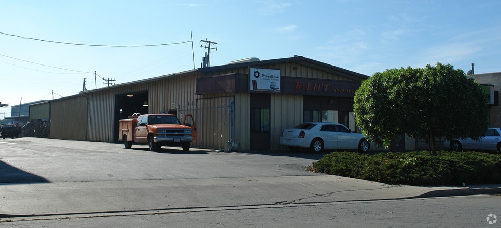 More Photos Of 1360-1366 Burton Ave, Salinas Warehouse For Sale